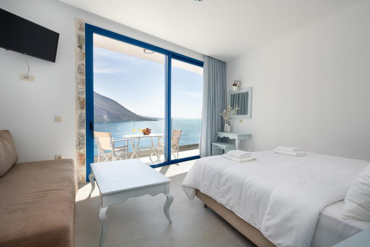 Molos Apartments Loutro Esterno foto