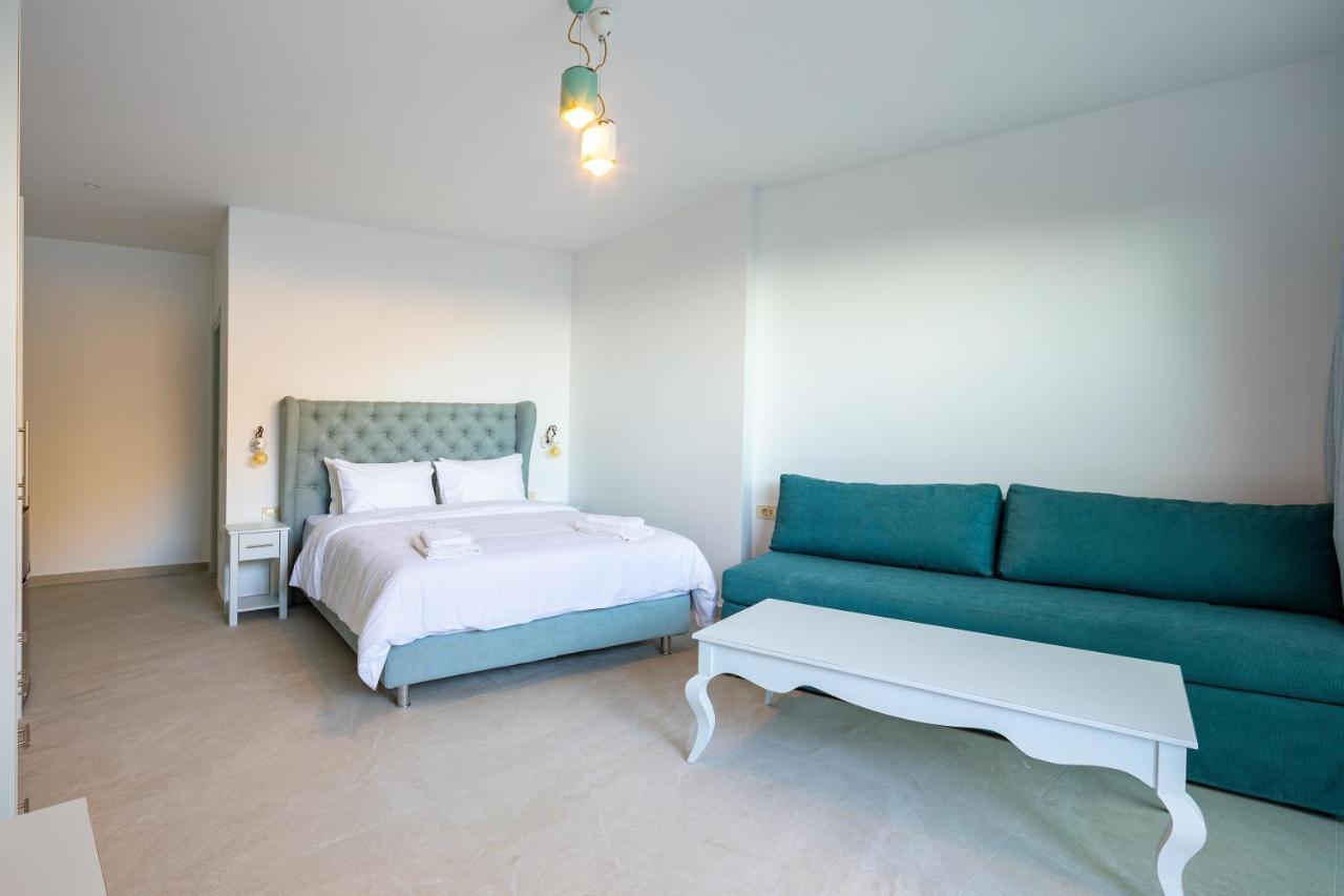 Molos Apartments Loutro Esterno foto