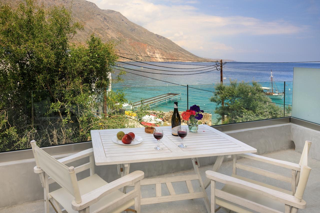 Molos Apartments Loutro Esterno foto